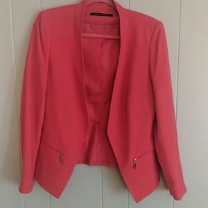 Ivanka pointed open front blazer with pockets.